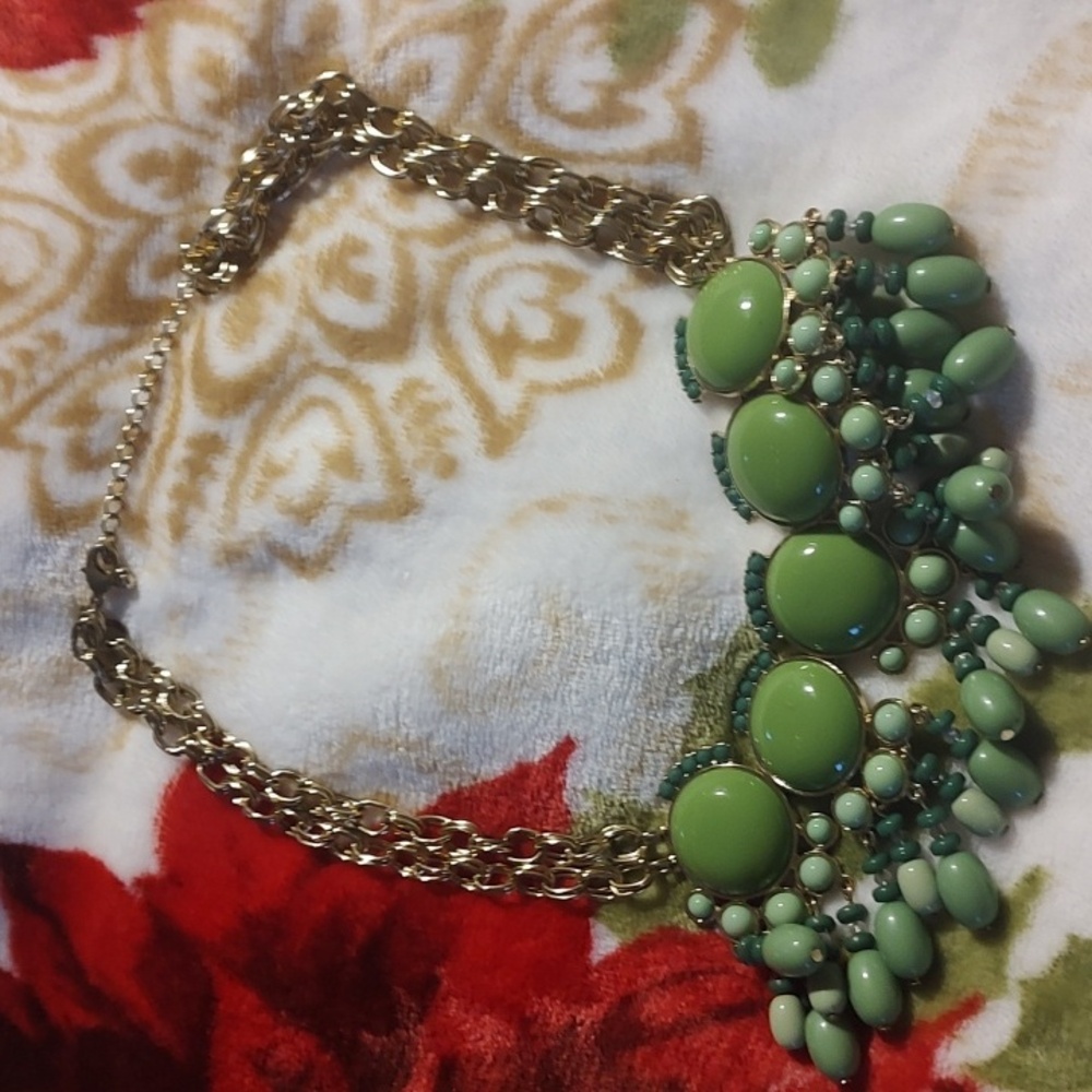 Green Necklace - Picture 1 of 8